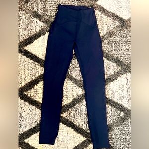 Selling lululemon leggings!! 💙💙